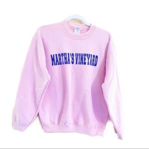 Vtg Martha’s Vineyard crewneck sweatshirt sz M GILDAN Womens pink blue